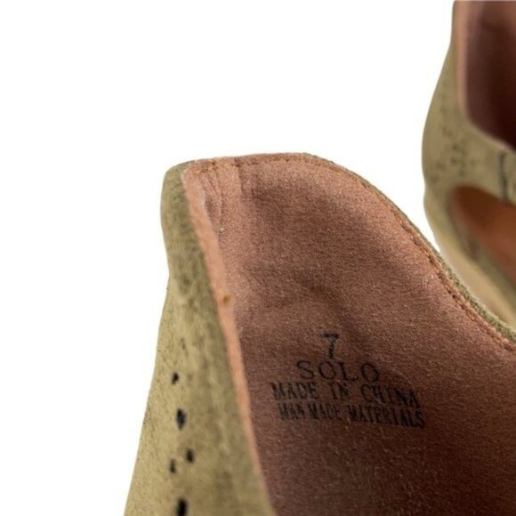 Boutique by Corkys Caged Ankle Bootie Green Faux Suede Pointed Toe Perforated - Picture 4 of 9